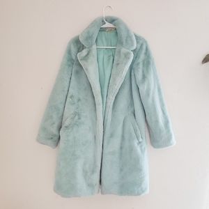 Fluffy & long light blue coat